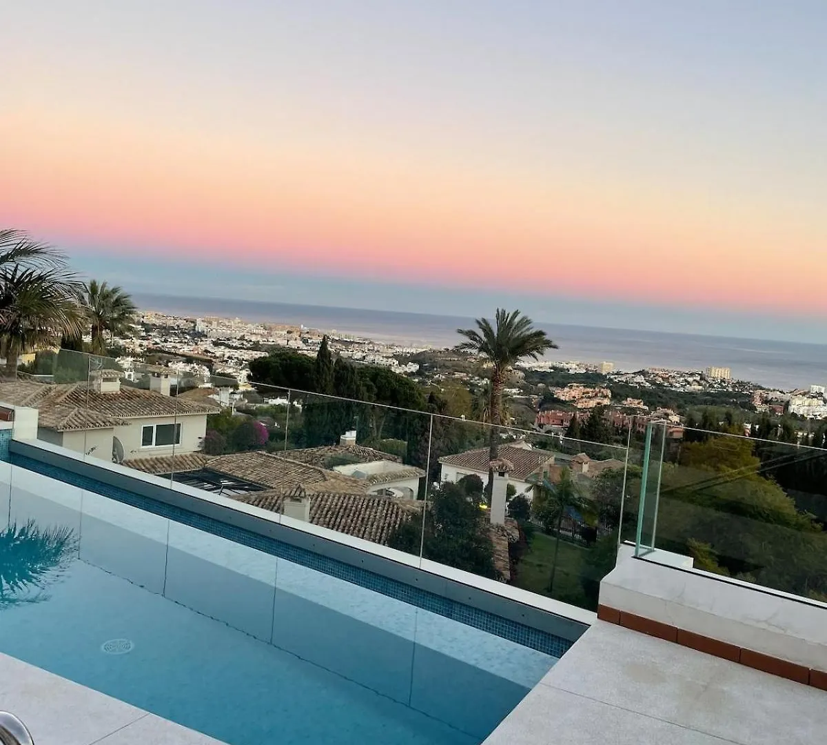 Breathtaking Sea View Apartment With Free Parking Benalmadena